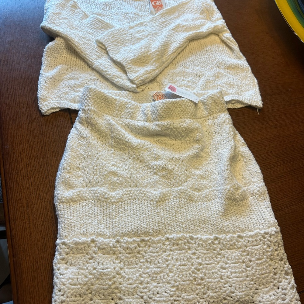G B brand new sweater and mini skirt crochet stretch white